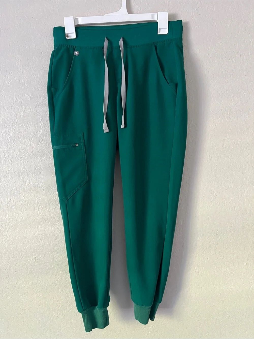 Like New! FIGS Zamora Jogger Scrub Pants PO#1700 Hunter Green Size XS/P